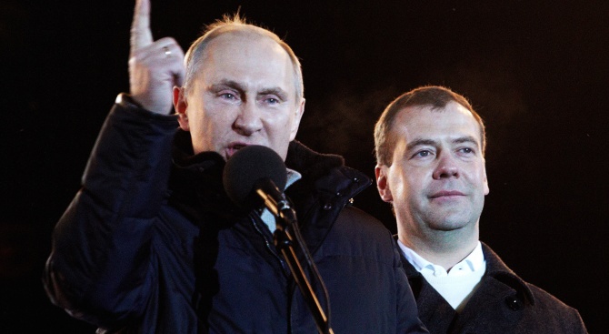  Владимир Путин и Дмитрий Медведев почетоха паметта на Джордж Х. У. Буш