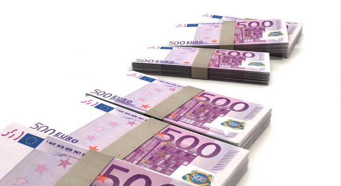 72-годишен мъж даде 14 000 евро за "полицейска акция"