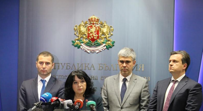 Очакваме официално да ни бъде връчено решението на ЕК, заяви Теменужка Петкова