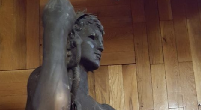 Бронзовата статуя на Аполон ще бъде върната на мястото си (снимка)