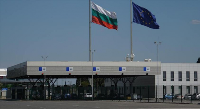 Министърът на имиграцията и интеграцията на Дания пристига в България