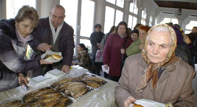 В Добричката община 240 бедни ще получават топла храна до края на април
