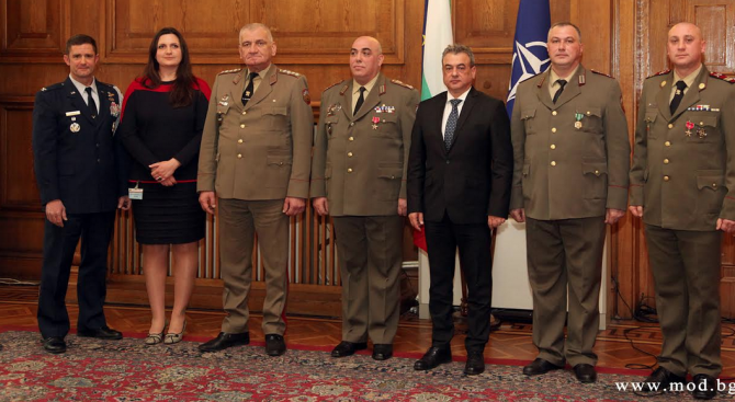 Български военнослужещи бяха наградени с военни отличия на  Въоръжените сили на САЩ
