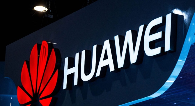 Финансовата директорка на Huawei заведе дело срещу канадските власти, обвинявайки ги в нарушение на конституционните й права