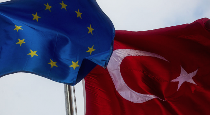 Официално: ЕП прие резолюция за прекратяване на преговорите за присъединяване на Турция към ЕС