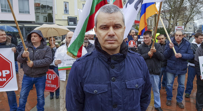 Костадин Костадинов: Партиите ни отвратиха от политиката