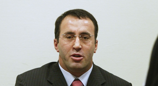 В Косово уволниха зам.-министър заради пост срещу НАТО