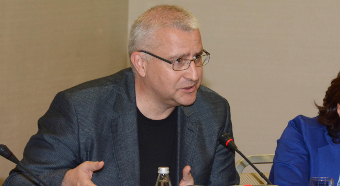Светослав Малинов обясни още веднъж отсъствието си за пакет "Мобилност" и обяви: Нещата не са приключили 