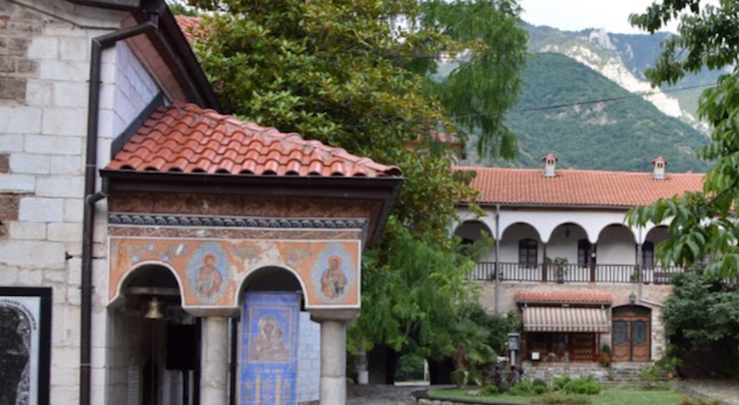 Игуменът на Бачковския манастир архимандрит Самуил е освободен от длъжност