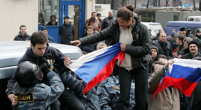 На днешните първомайски демонстрации в Русия бяха задържани 124 души 