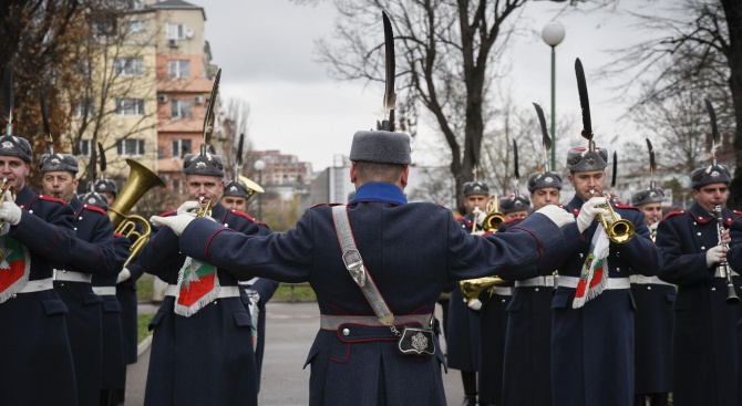 Музикален парад на военните духови оркестри и тържествен концерт за 6 май