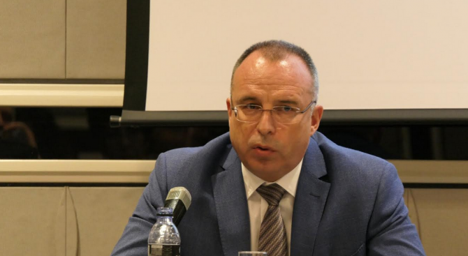 Разпитват земеделския министър Румен Порожанов