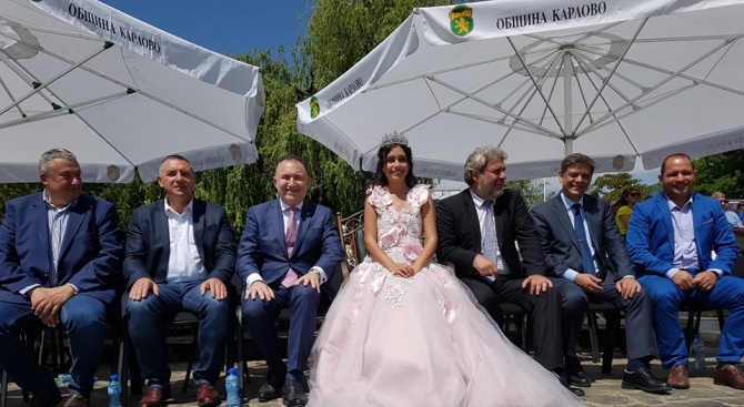 Кандидатът за евродепутат Младен Шишков бе гост на фестивала на Белия щъркел в Белозем и на Празника на розата в Карлово