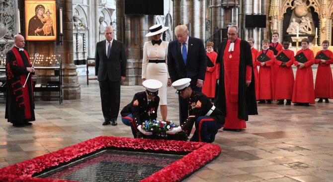 Тръмп се поклони пред Гроба на незнайния воин в Уестминстърското абатство