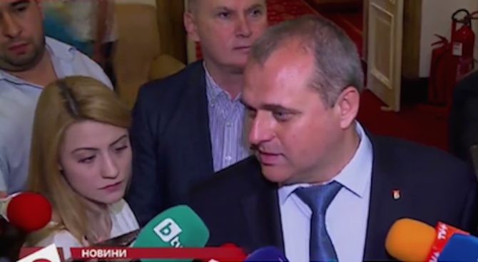 Искрен Веселинов: Коалицията не работи поне от шест месеца