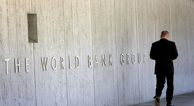  Световната банка: Руският банков сектор изглежда слаб, а икономическият растеж - умерен