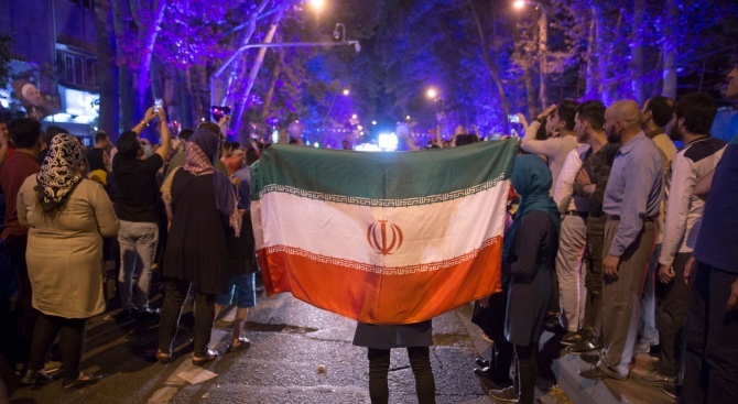 Британски топ дипломат ще посети утре Иран
