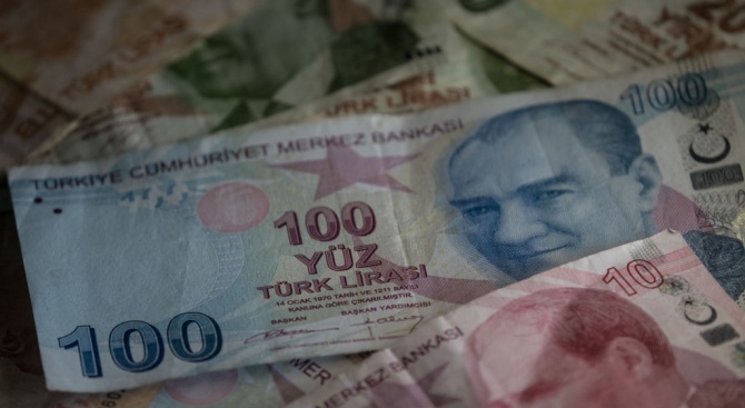 Турската лира поскъпна 