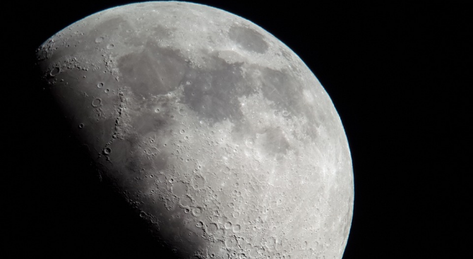Роскосмос ще изследва Луната с помощта на изкуствен интелект