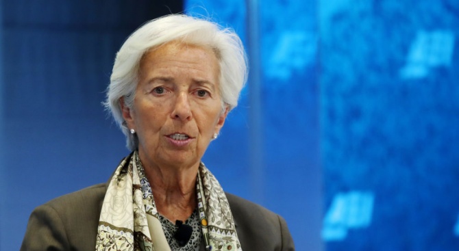 Кристин Лагард временно прекрати задълженията си като шеф на МВФ