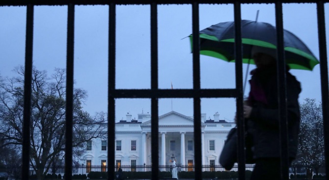 Буря удари Вашингтон, наводни сутерена на Белия дом