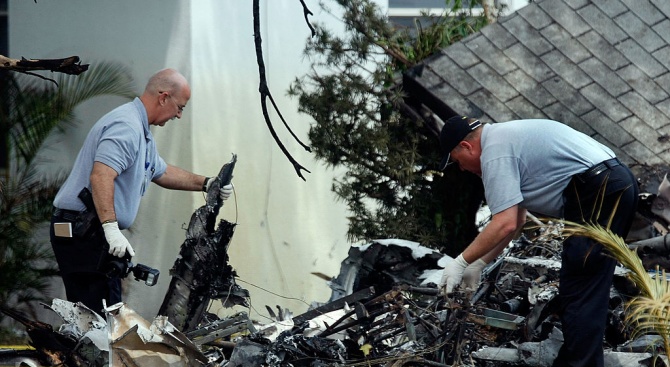 Малък самолет катастрофира в Германия, загинаха трима души