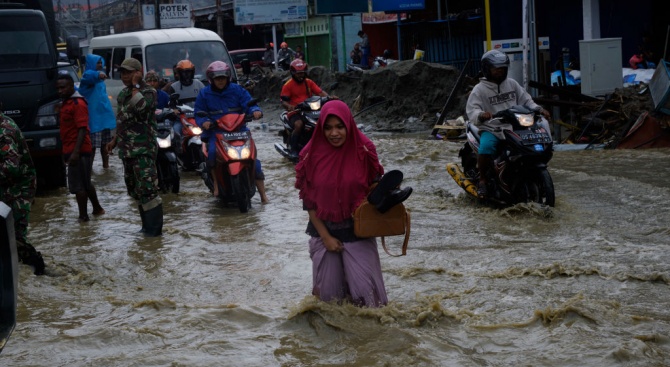 Най-малко 650 души станаха жертви на мусоните в Южна Азия