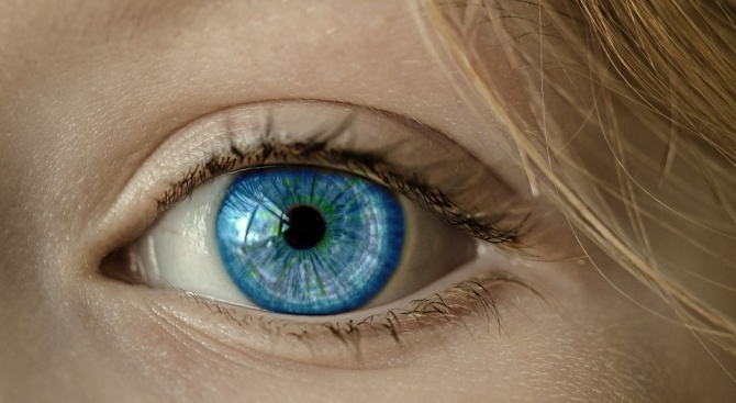 Изобретиха роботизирани лещи за очи, увеличаващи това, което ...