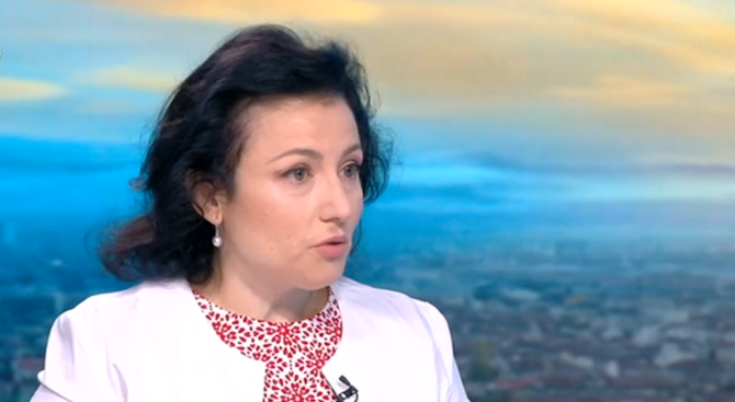 Десислава Танева: Държавата ще се справи с чумата по свинете, само ако стопаните съдействат
