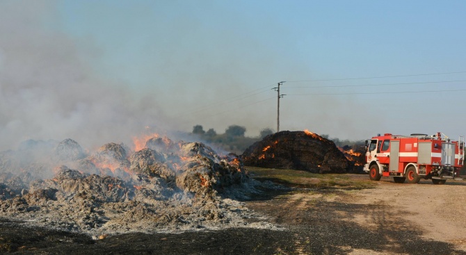 Пожар изпепели бали за 20 000 лева в Симеоновградско