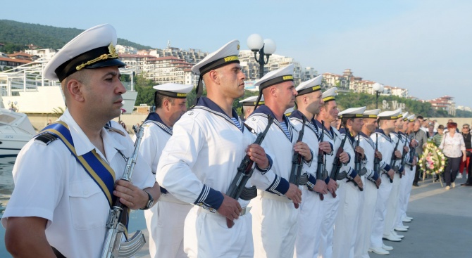 Във Военноморските сили влизат 16 млади офицери