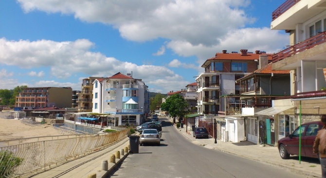 В 8 от 10 проверки по Черноморието данъчните не откриват нарушения