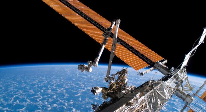 Космическият кораб "Союз МС-14" с робота Фьодор не успя да се скачи с МКС в предвиденото време