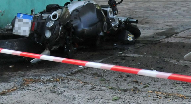 Катастрофа между мотоциклет и кола в Бяла Слатина