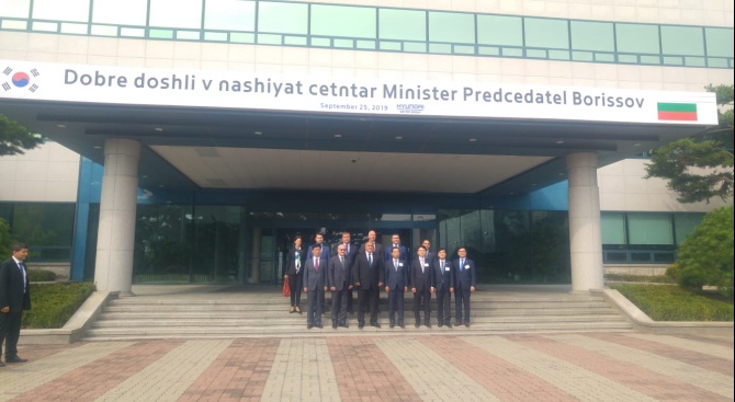 Борисов посети центъра за научноизследователска дейност на ''Hyundai Motor Group''