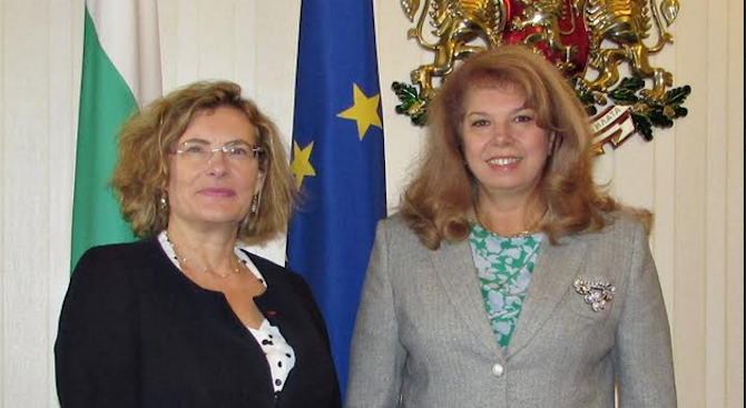 Илияна Йотова обсъди двустранните ни отношения с новия френски посланик в България