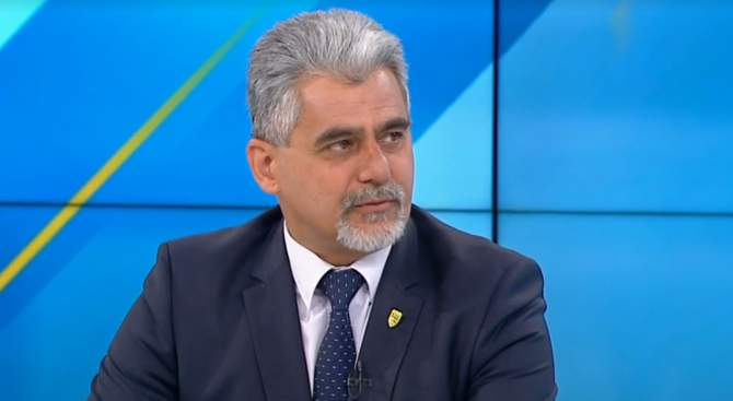 Кандидат-кметът на ВМРО проф. Михов: Хората искат промяна, но не цветна - сини или червени
