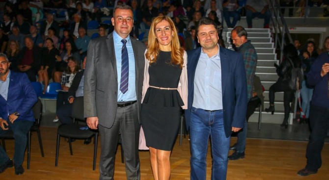 Николина Ангелкова: Кандидатът на ГЕРБ за кмет на Сливница Васко Стоилков работи за просперитета на общината, резултатите са видими
