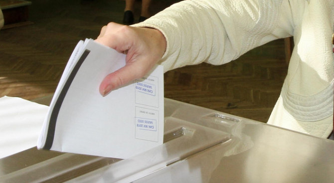 Избирателната активност в област Смолян е 16.22 процента в първите часове на вота