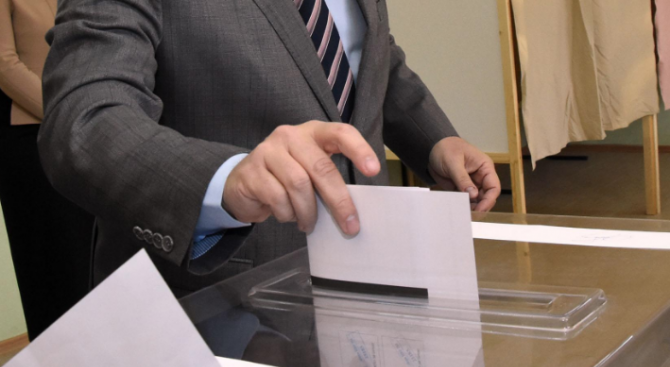 Вторият тур на изборите в четирите кметства от област Кърджали е започнал нормално