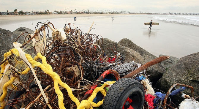 Грийнпийс: 600 хил. тона боклуци от риболовна дейност попадат в океана всяка година