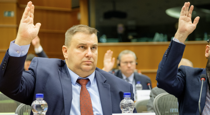 Емил Радев: Прането на пари е заплаха за сигурността на ЕС
