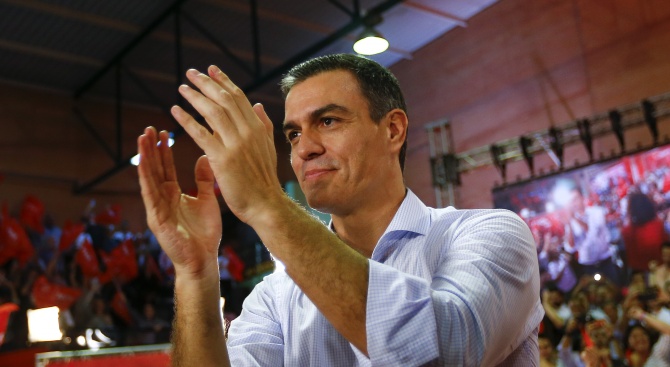 Ню Йорк таймс: Испанският премиер направи завой на 180 градуса