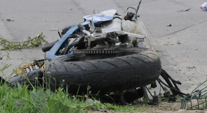 Мотоциклетист загина при катастрофа край Хасково