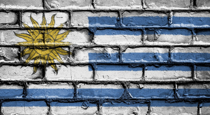 Уругвай в очакване на окончателните резултати от балотажа на президентските избори