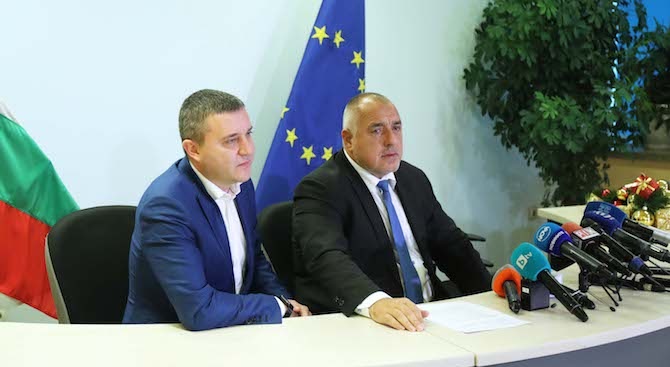 Борисов: Министрите в кабинета не искат да работят с Бисер Петков, Деница Сачева ще е новият социален министър 