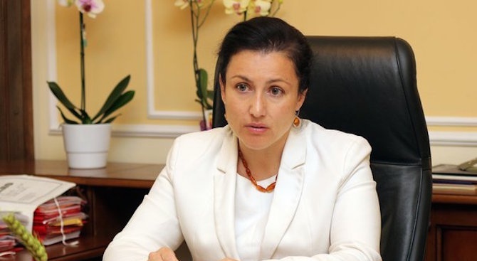 Десислава Танева: Има предвидени над 10 млн. лв. за увеличение на заплатите за служителите на БАБХ 