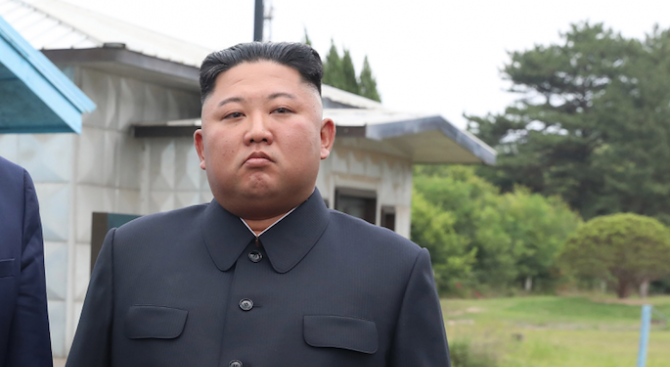 Северна Корея обеща на САЩ „неприятен коледен подарък“