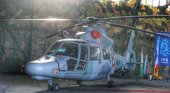 ВМС във Варна получиха още един хеликоптер
