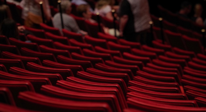 Унгарският парламент прие закон за по-строг контрол над театрите